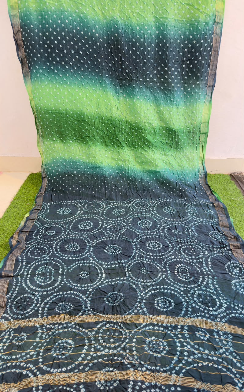✨ Green Maheshwari Silk Bandhani Saree — where tradition meets timeless elegance ✨