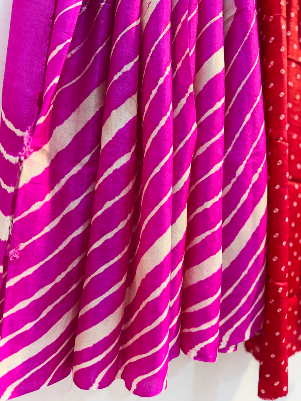 Pure Handloom Tussar Silk Leheriya Saree with Bandhani Pallu (Purple, Red) ✨