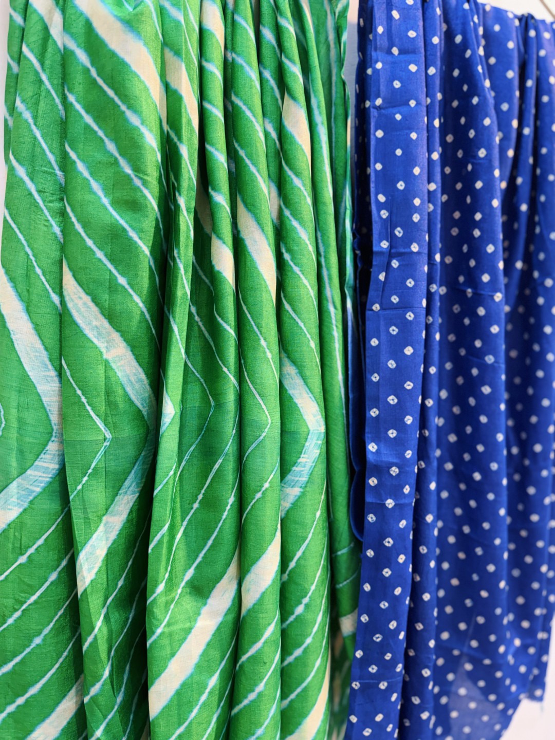 Pure Handloom Tussar Silk Leheriya Saree with Bandhani Pallu (Green, Blue) ✨